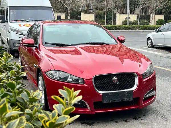 Jaguar XF 2015