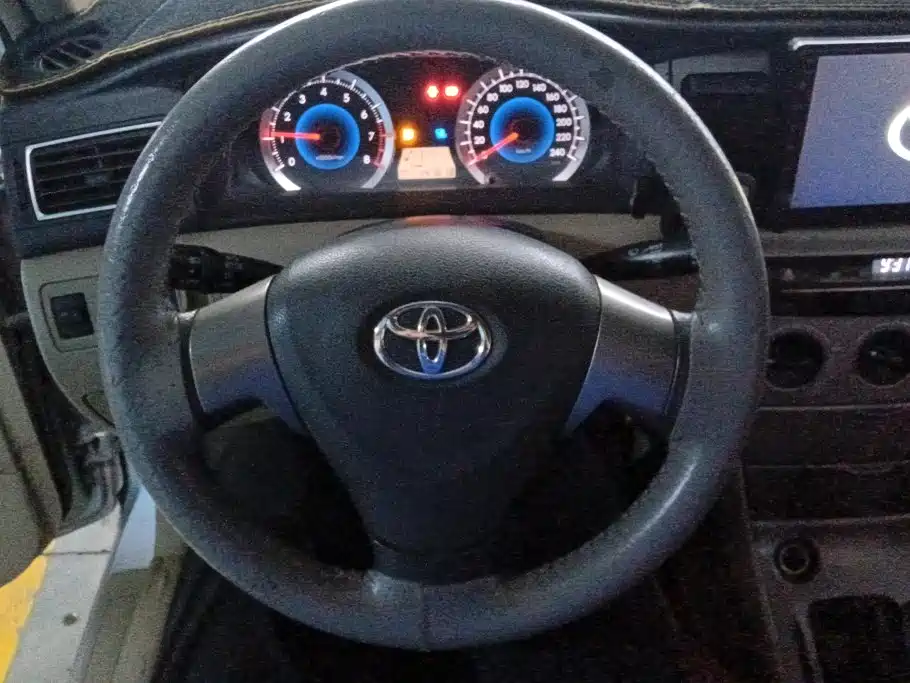 Toyota Corolla 2014 — фото 15