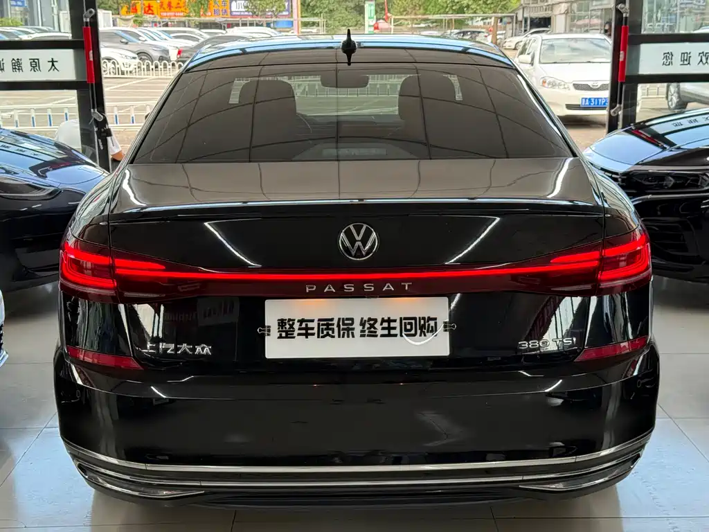 Volkswagen Passat 2022 — фото 16