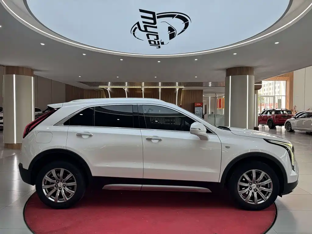 Cadillac XT4 2020 — фото 4