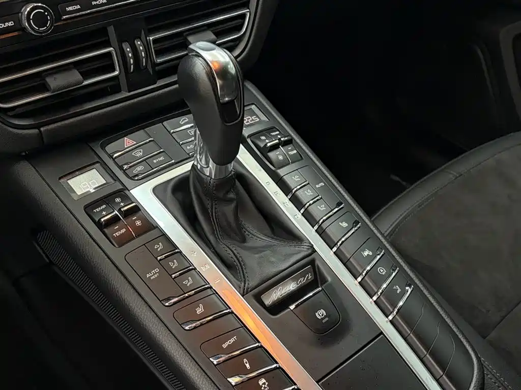 Porsche Macan 2021 — фото 7