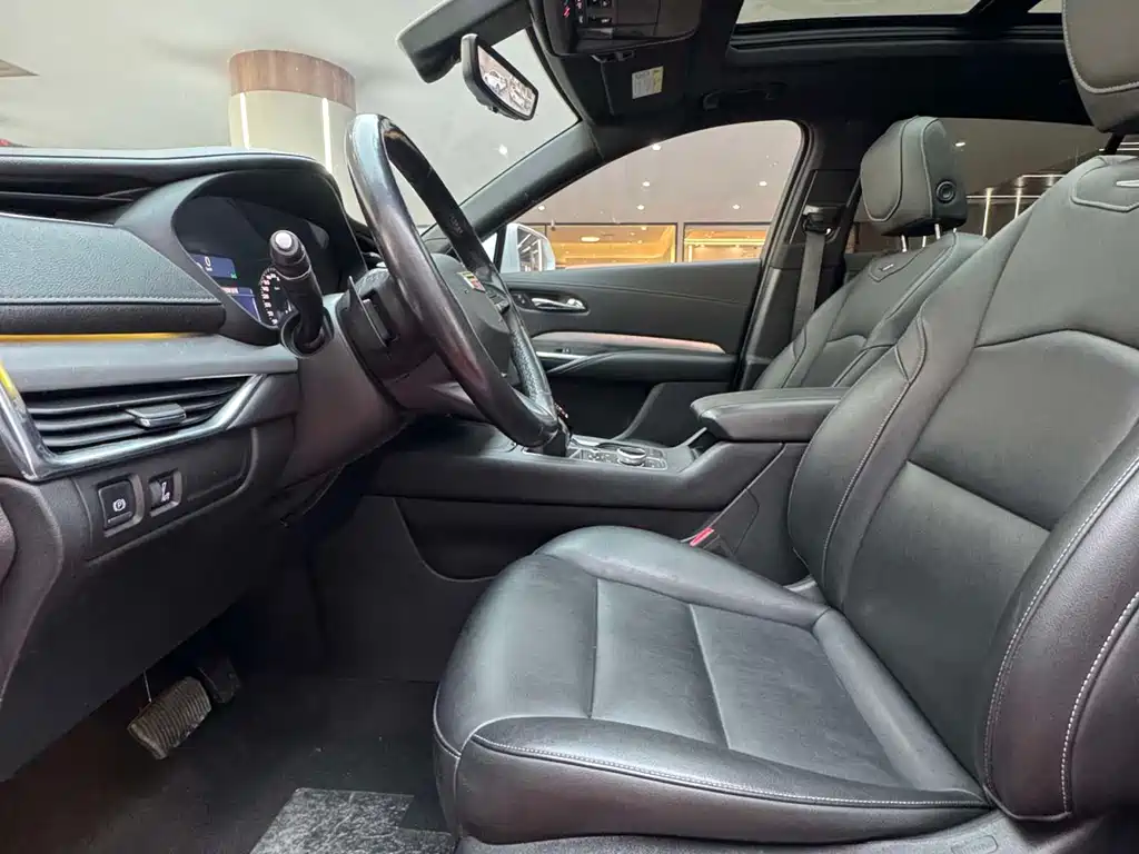 Cadillac XT4 2020 — фото 12