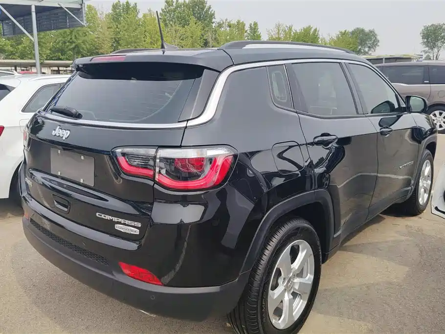 Jeep Compass 2019 — фото 3