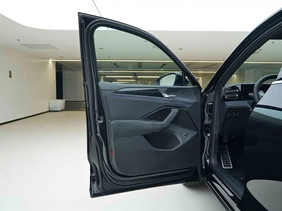 Volkswagen Tiguan L 2025 — фото 16