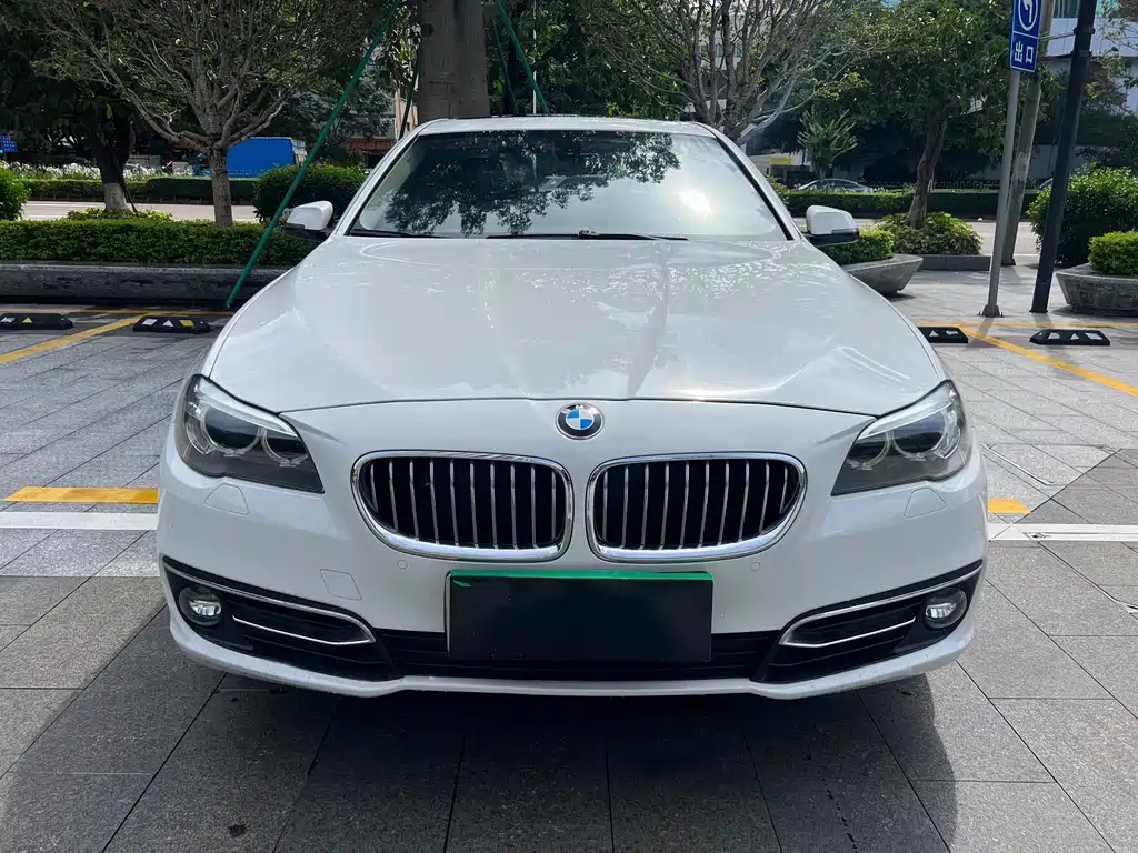 BMW 5 Series 2015 — фото 3