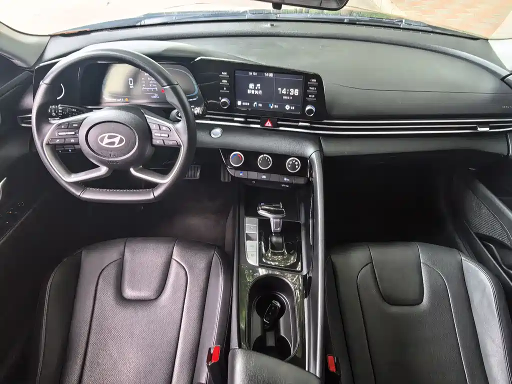 Hyundai Elantra 2023 — фото 10