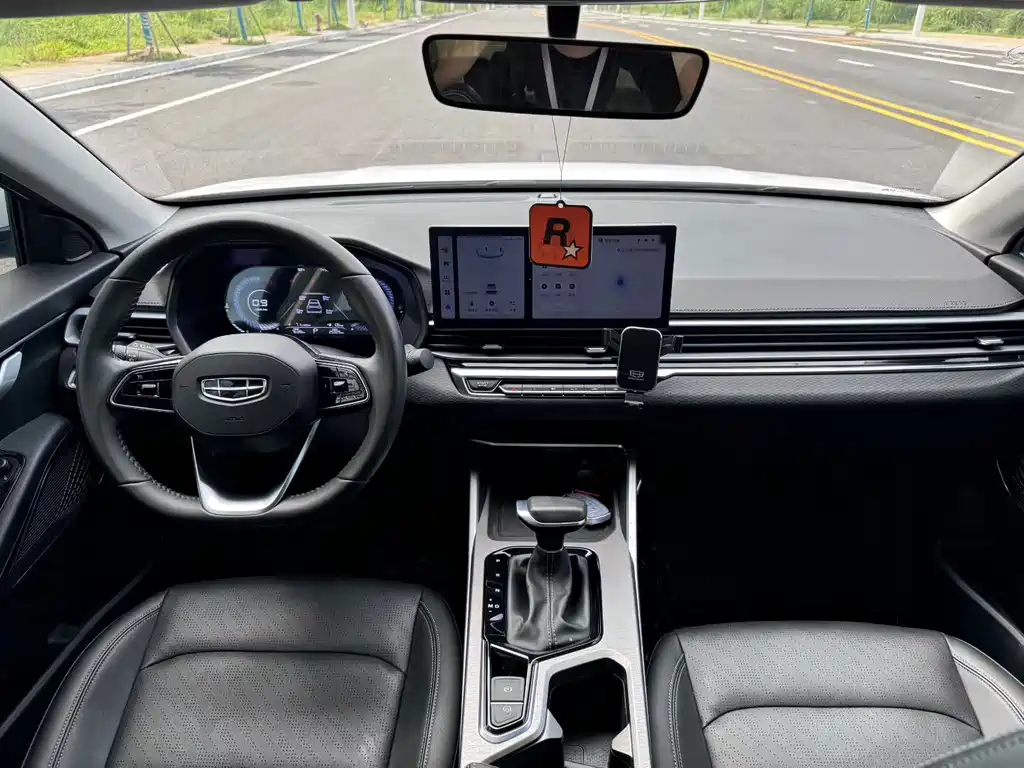 Geely Emgrand 2023 — фото 8