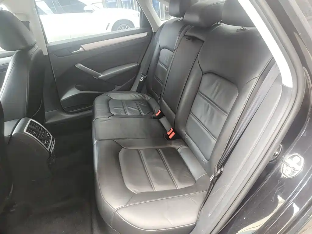 Volkswagen Passat 2015 — фото 17