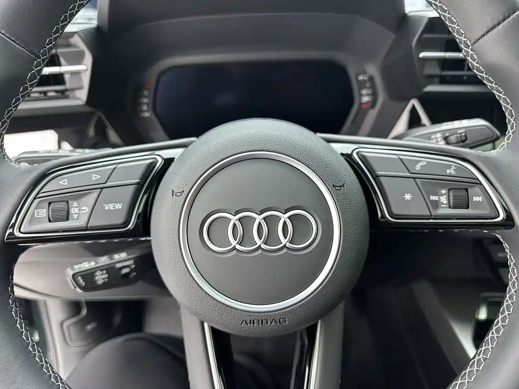 Audi A3 2023 — фото 13
