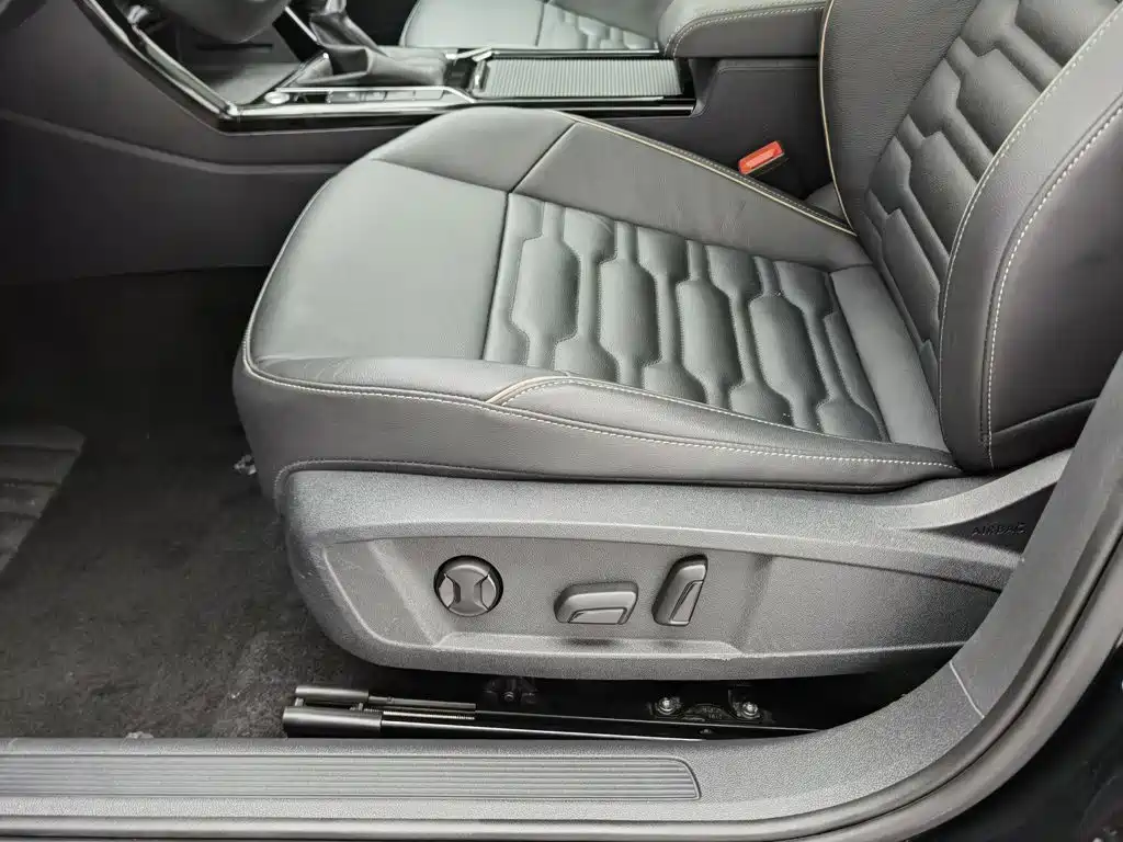 Volkswagen Passat 2019 — фото 20