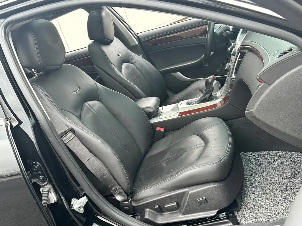Cadillac CTS 2013 — фото 21