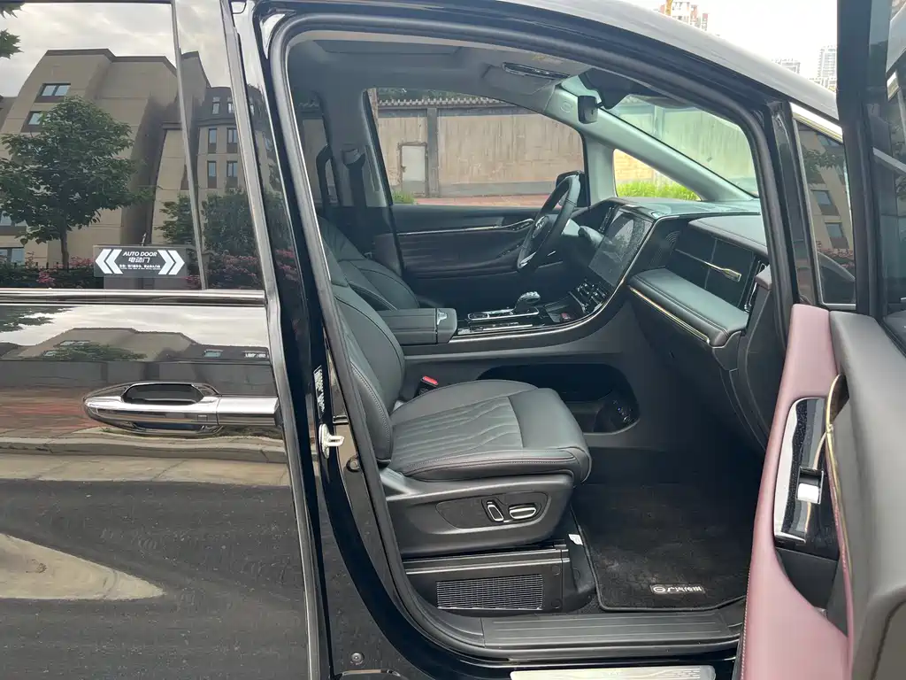 GAC Motor Trumpchi M8 2025 — фото 14