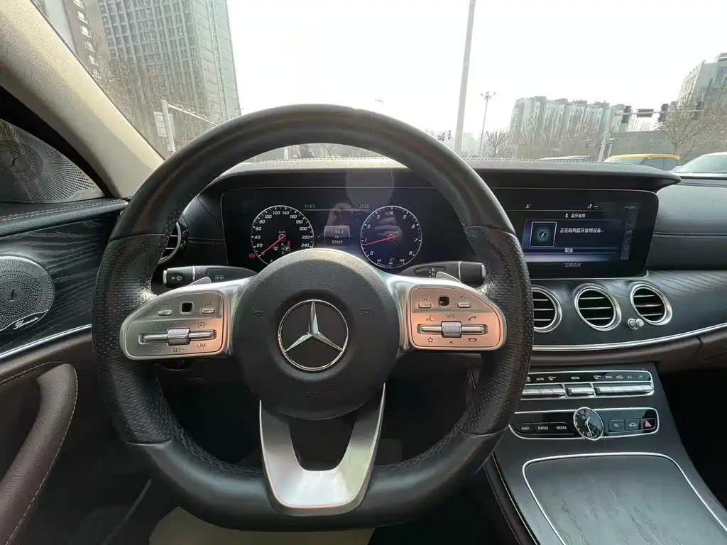 Mercedes-Benz E-Class 2018 — фото 14
