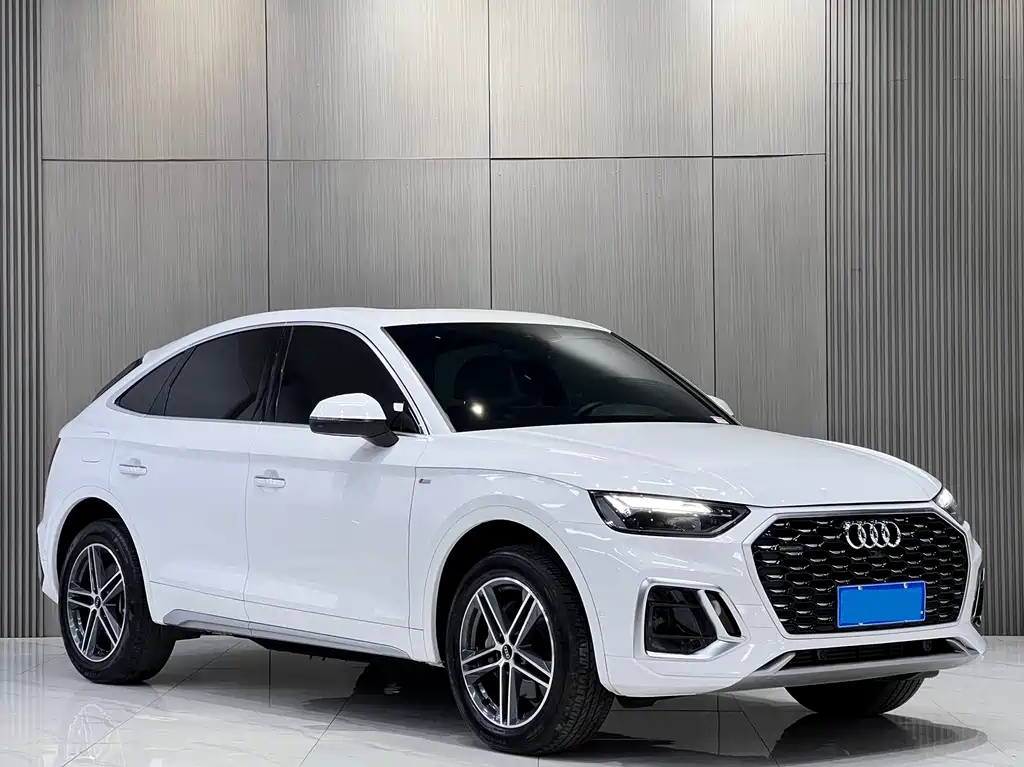 Audi Q5L Sportback 2023 — фото 3