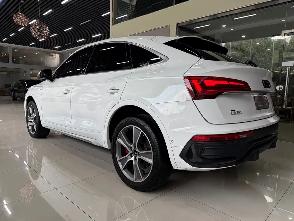Audi Q5L Sportback 2021 — фото 4