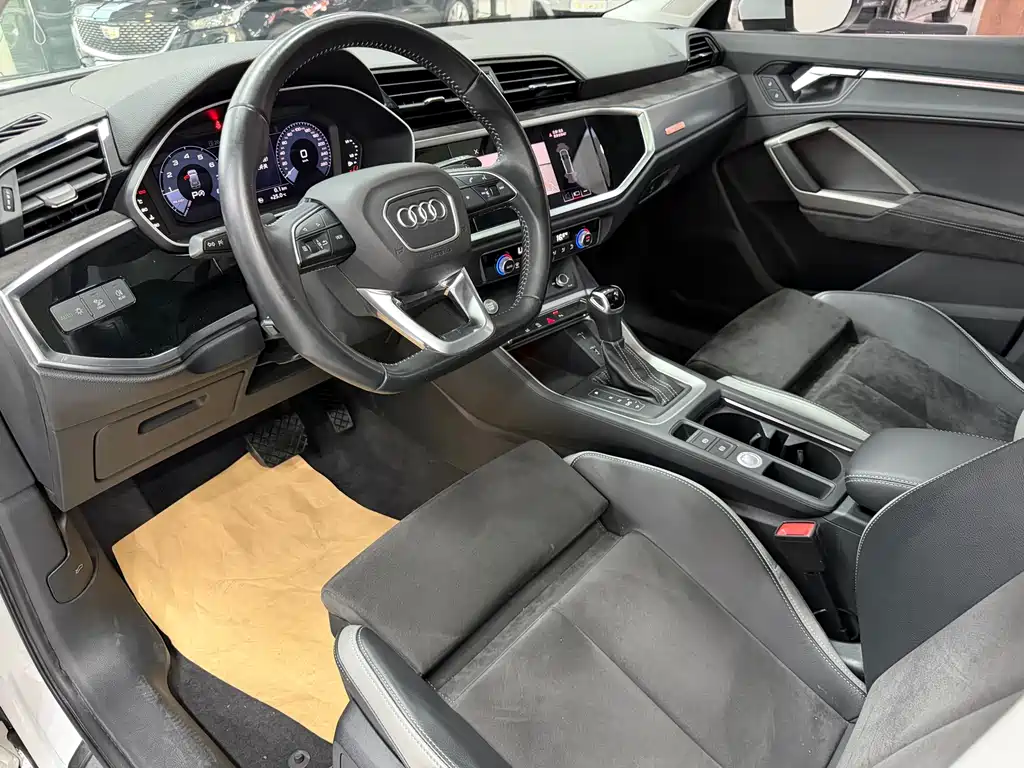Audi Q3 2020 — фото 12