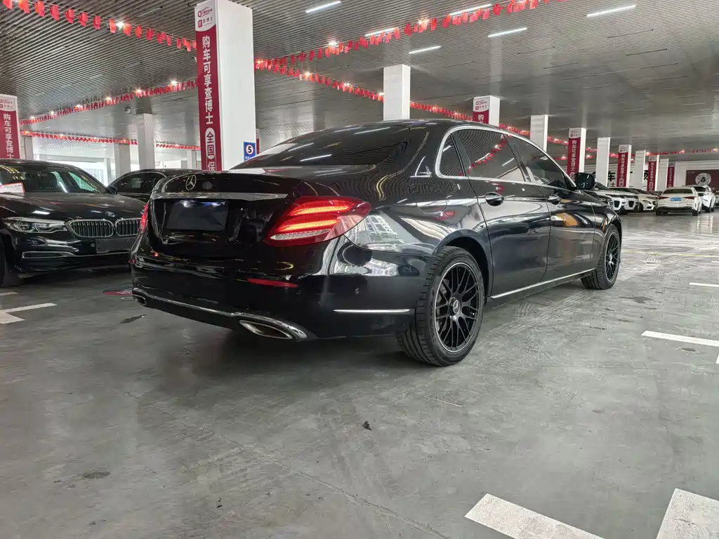 Mercedes-Benz E-Class 2018 — фото 22