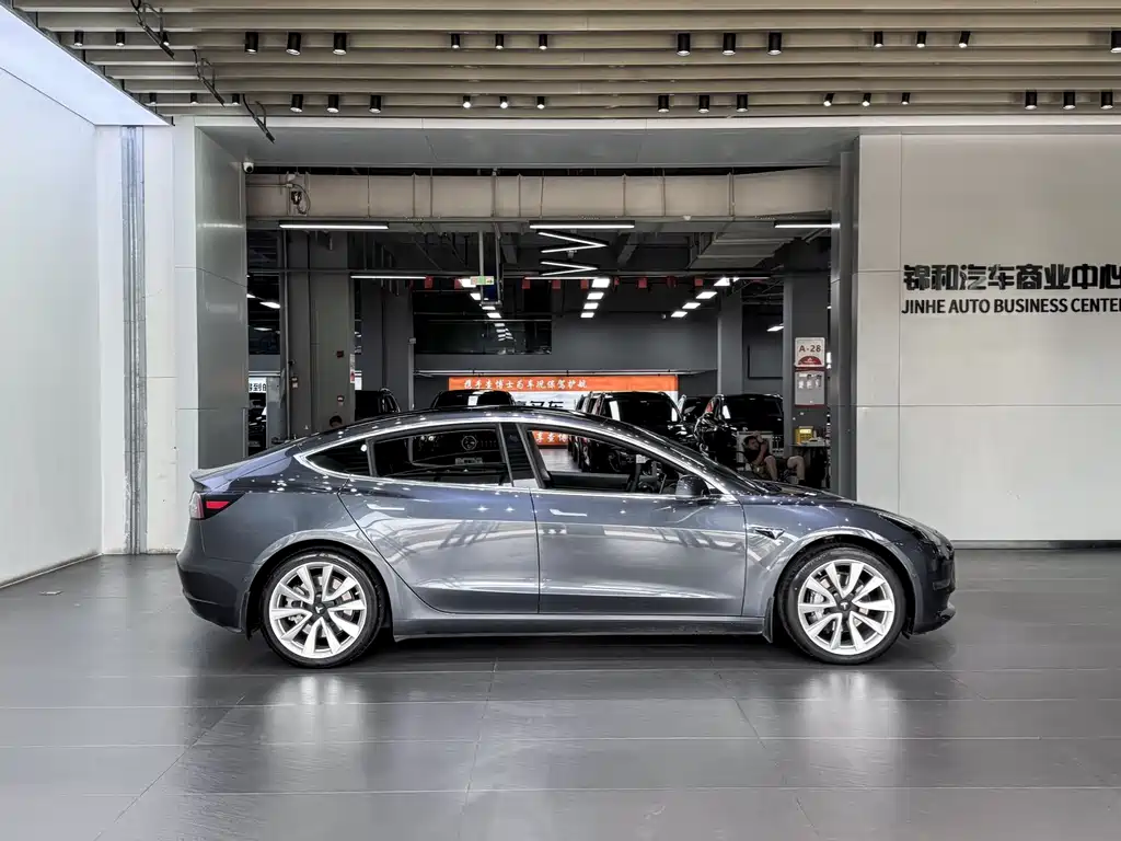 Tesla Model 3 2020 — фото 14