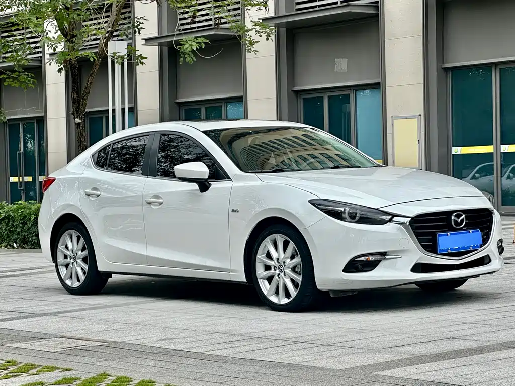 Mazda 3 Axela 2018 — фото 3