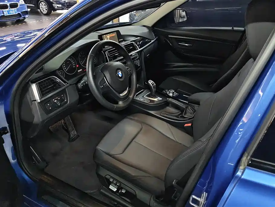 BMW 3 Series 2017 — фото 9