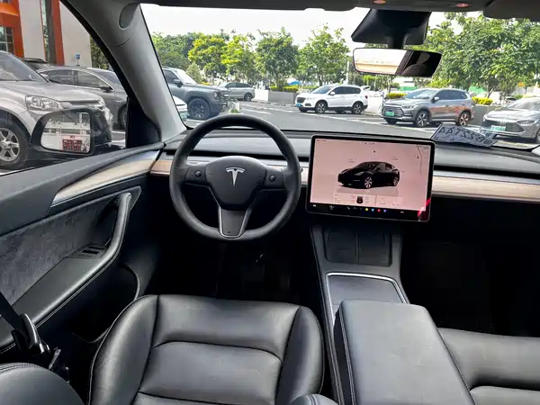 Tesla Model Y 2022