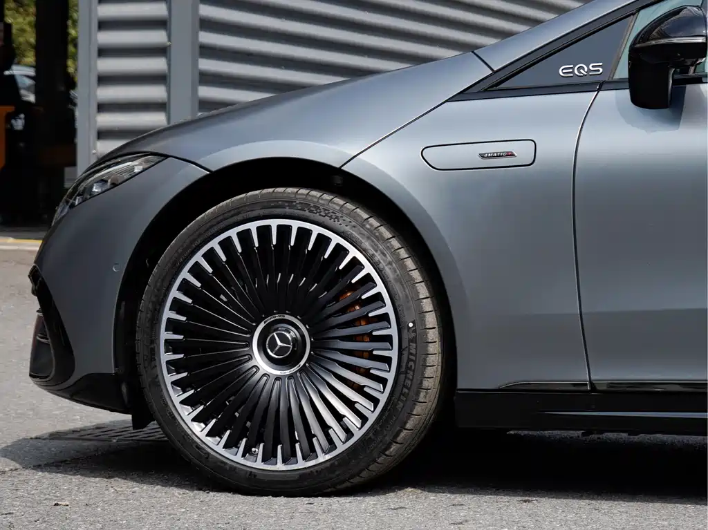 Mercedes-Benz EQS AMG 2025 — фото 8