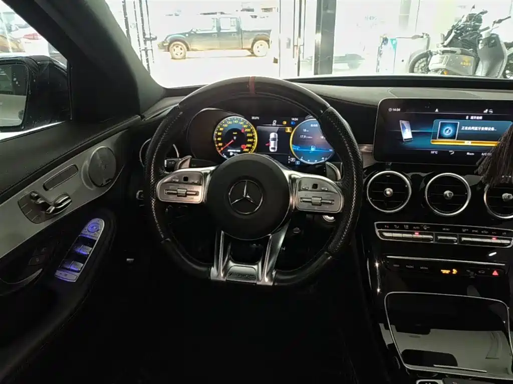 Mercedes-Benz C-Class AMG 2022 — фото 11