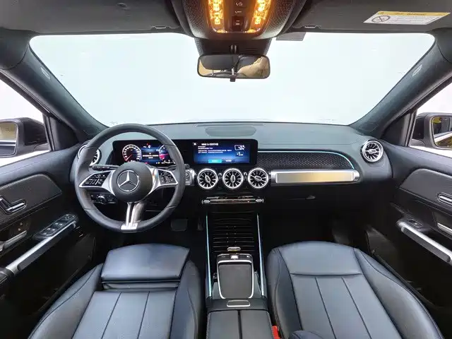 Mercedes-Benz GLB 2023