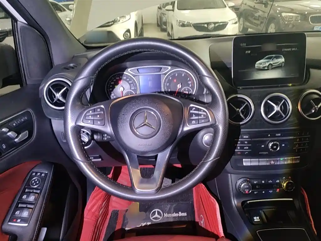 Mercedes-Benz B-Class 2017 — фото 11
