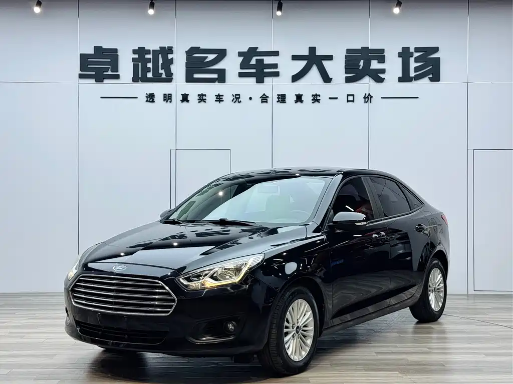 Ford Escort 2015 — фото 1