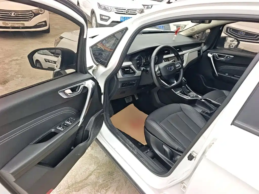 Geely Vision X3 2020 — фото 16