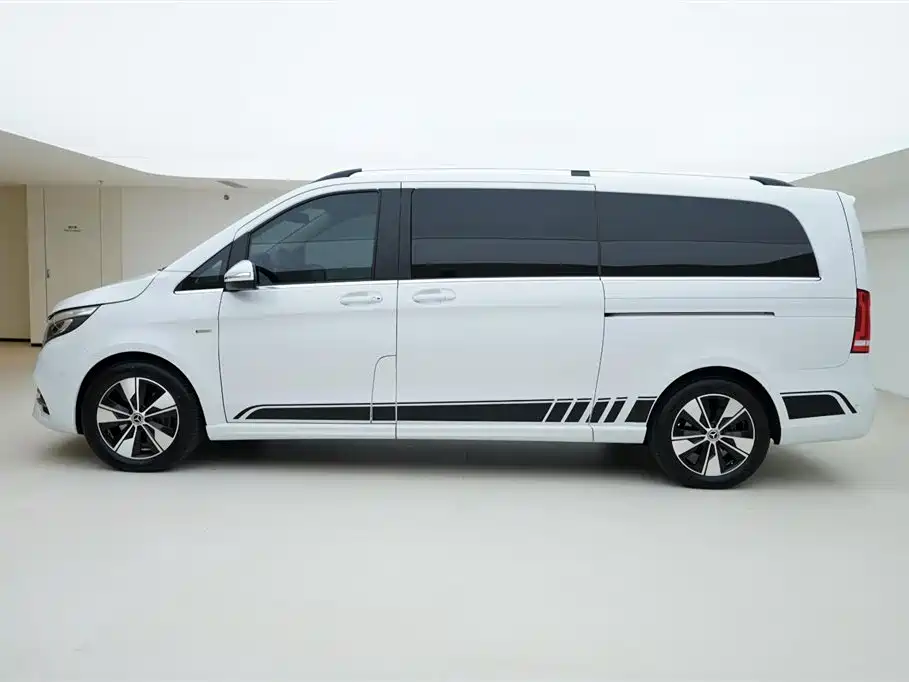 Mercedes-Benz V-Class 2022 — фото 3