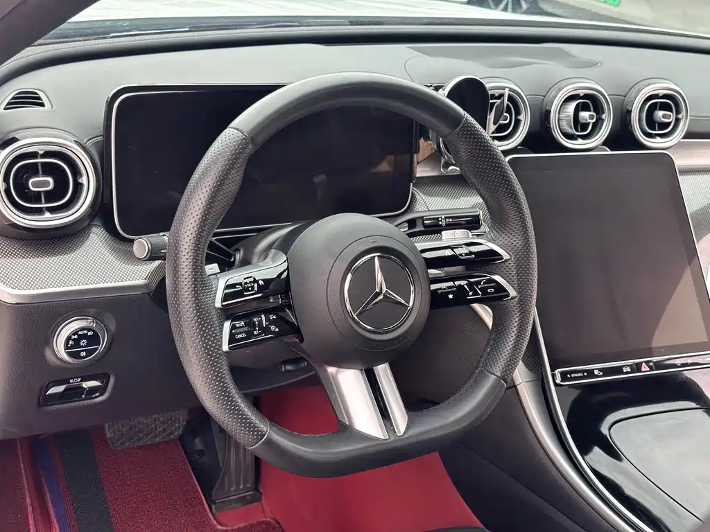 Mercedes-Benz C-Class 2025 — фото 15