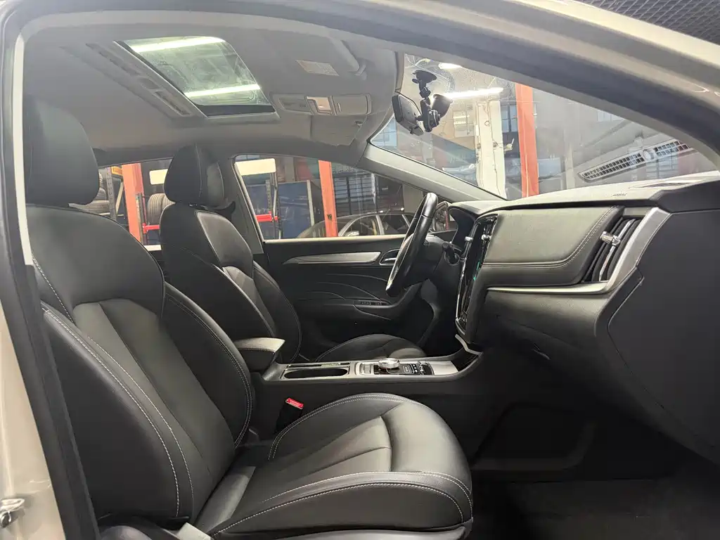 Roewe i6 New Energy 2018 — фото 26