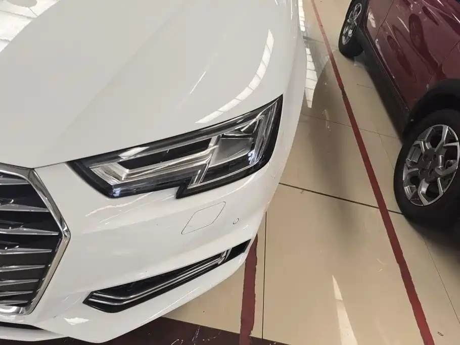 Audi A4L 2020