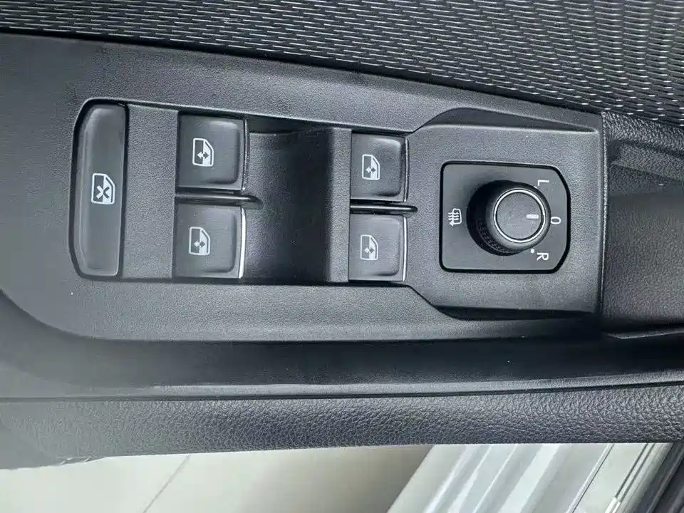 Skoda Octavia 2024 — фото 23