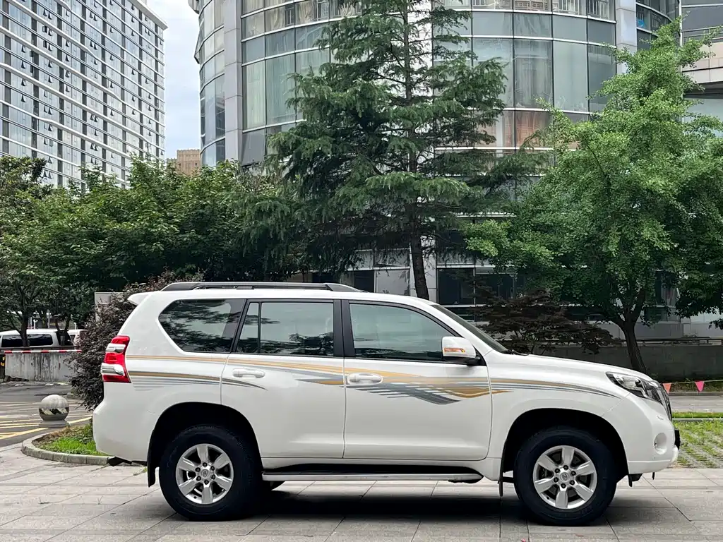 Toyota Prado 2015 — фото 17
