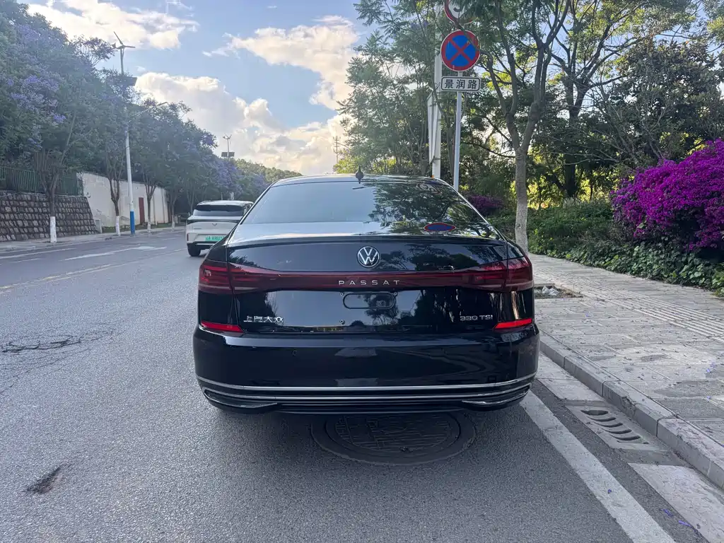 Volkswagen Passat 2022 — фото 11