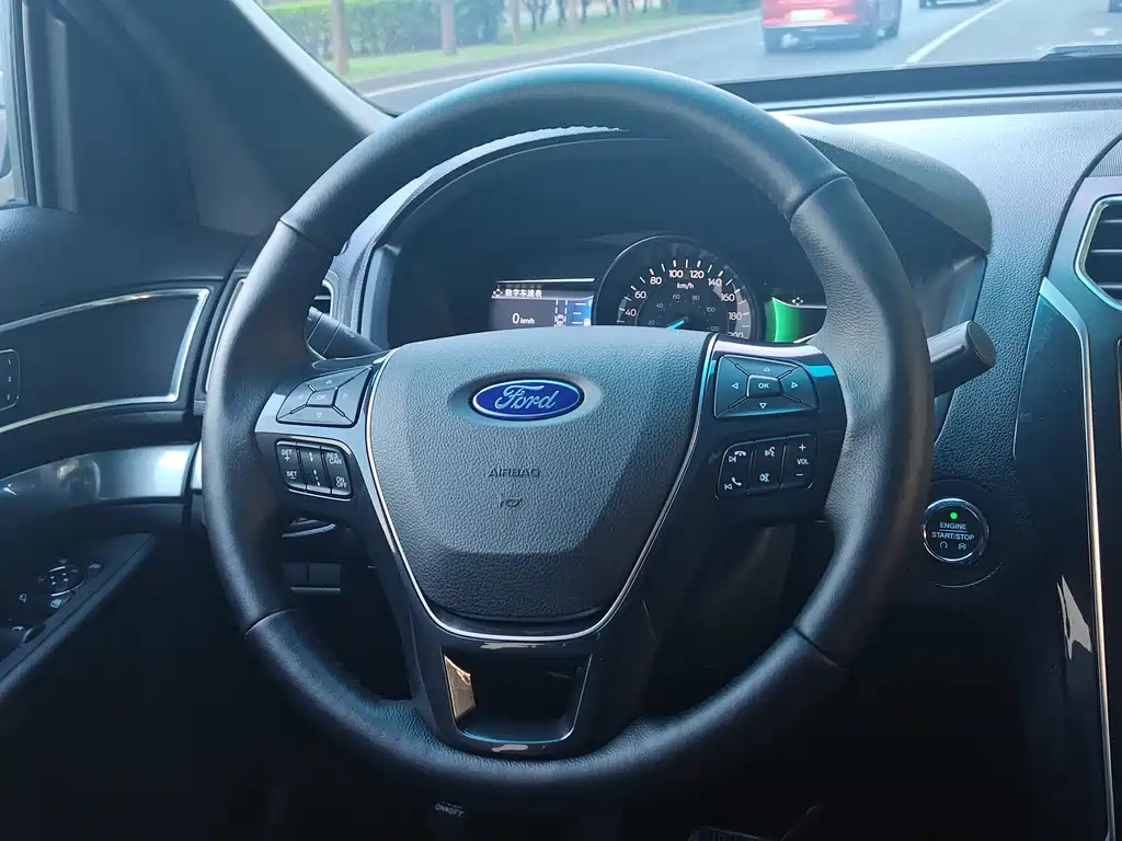 Ford Explorer 2016 — фото 14