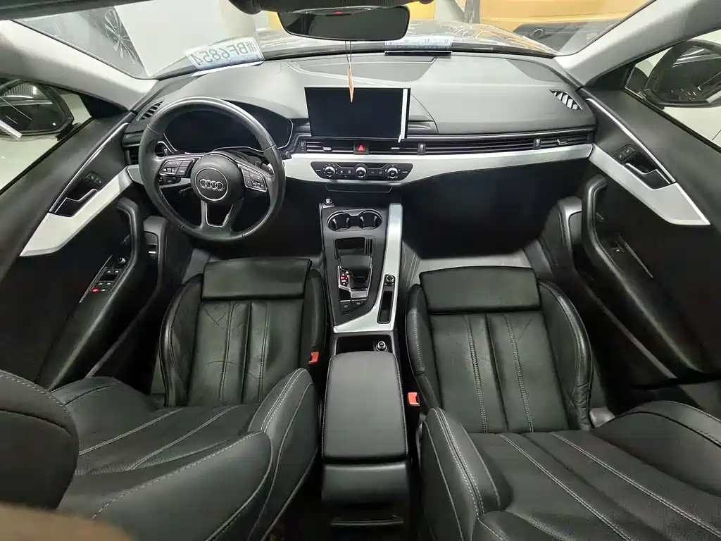 Audi A4L 2021