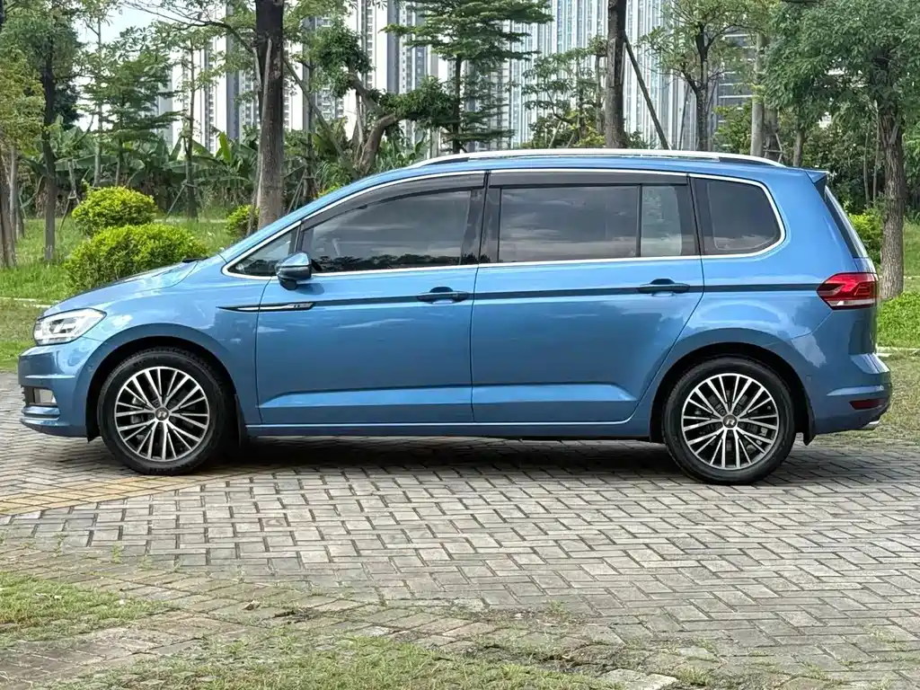 Volkswagen Touran 2016
