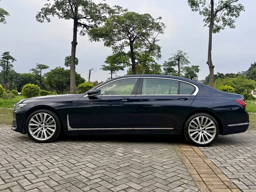 BMW 7 Series 2019 — фото 22