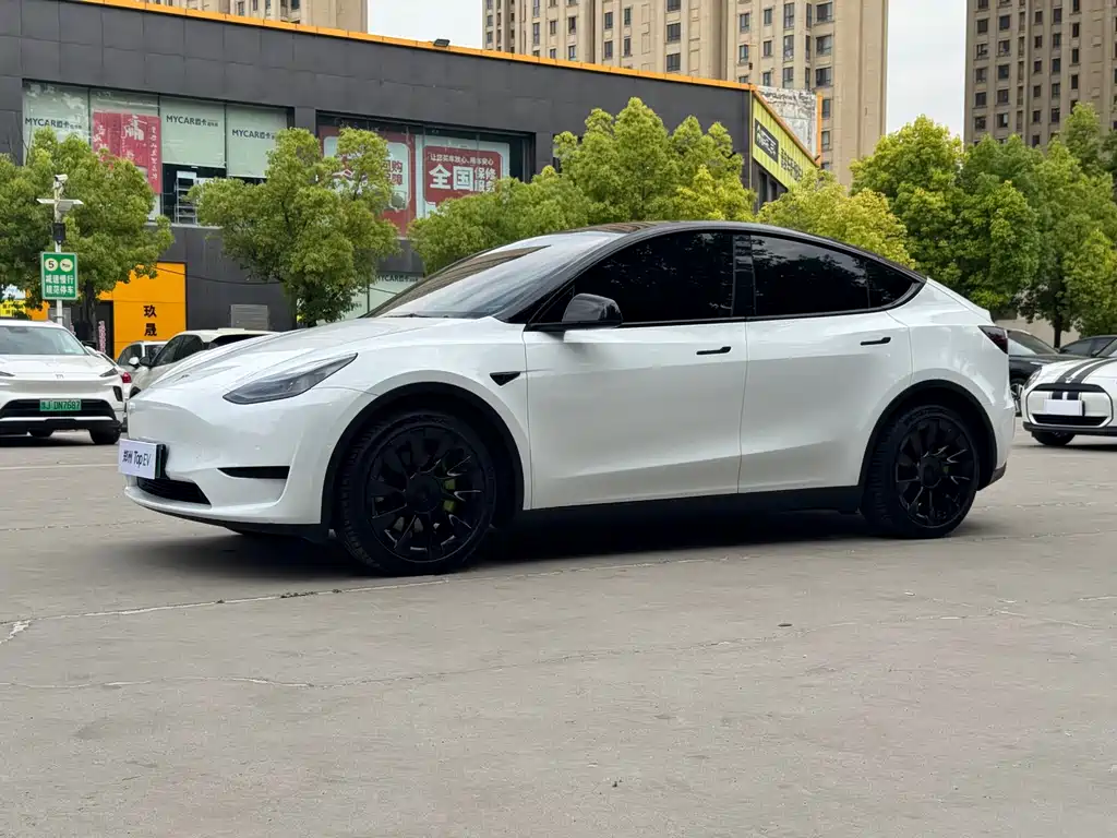 Tesla Model Y 2022 — фото 1