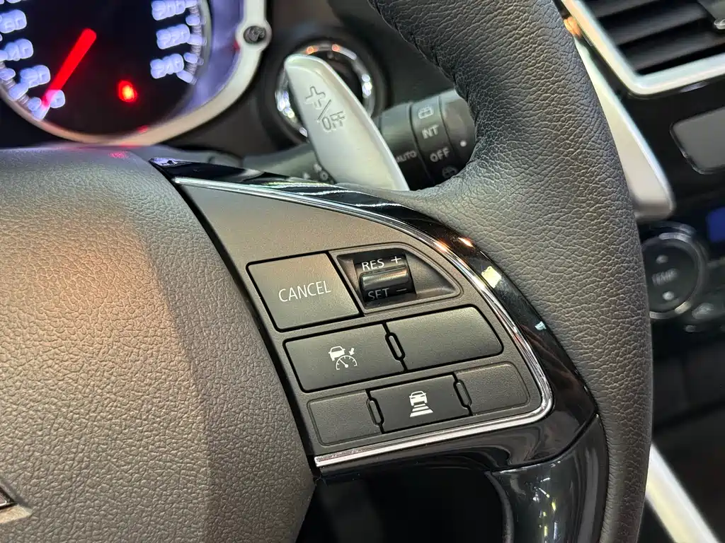 Mitsubishi Eclipse Cross 2018 — фото 12