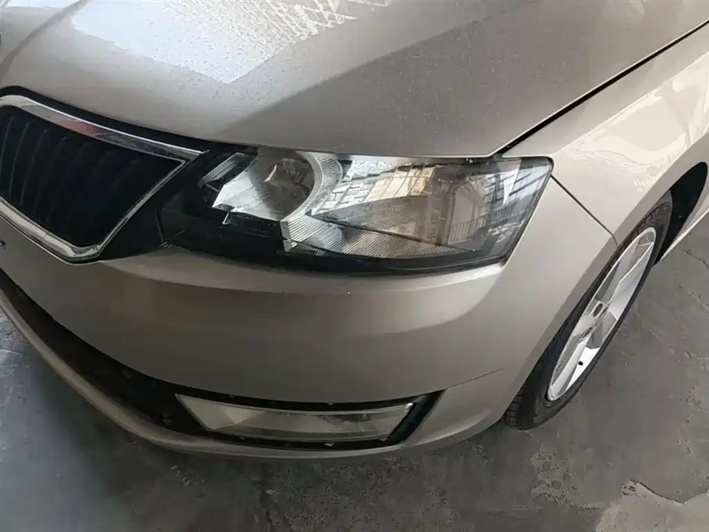 Skoda Rapid 2014 — фото 24