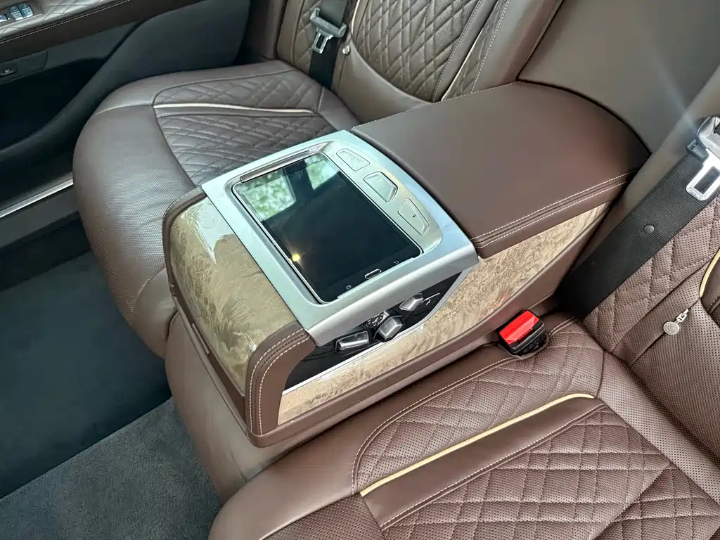 BMW 7 Series 2019 — фото 14