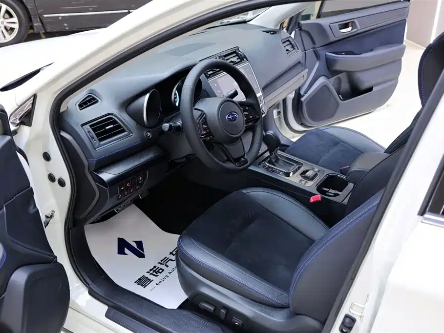 Subaru Legacy 2021 — фото 17