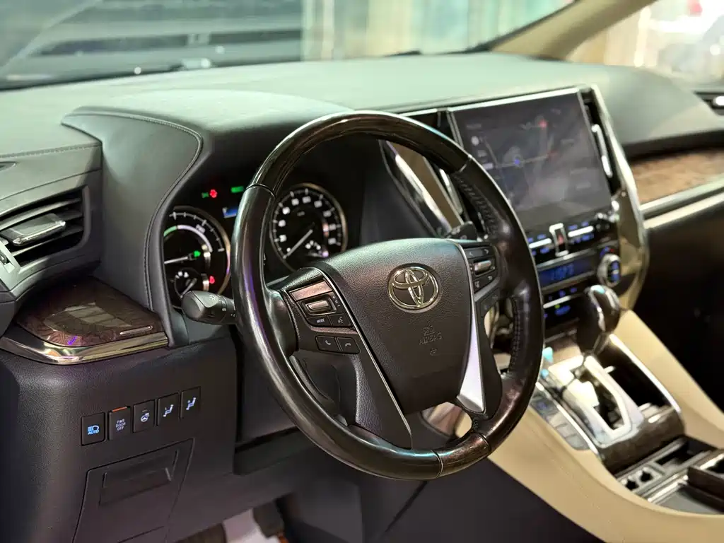 Toyota Alphard 2020 — фото 8