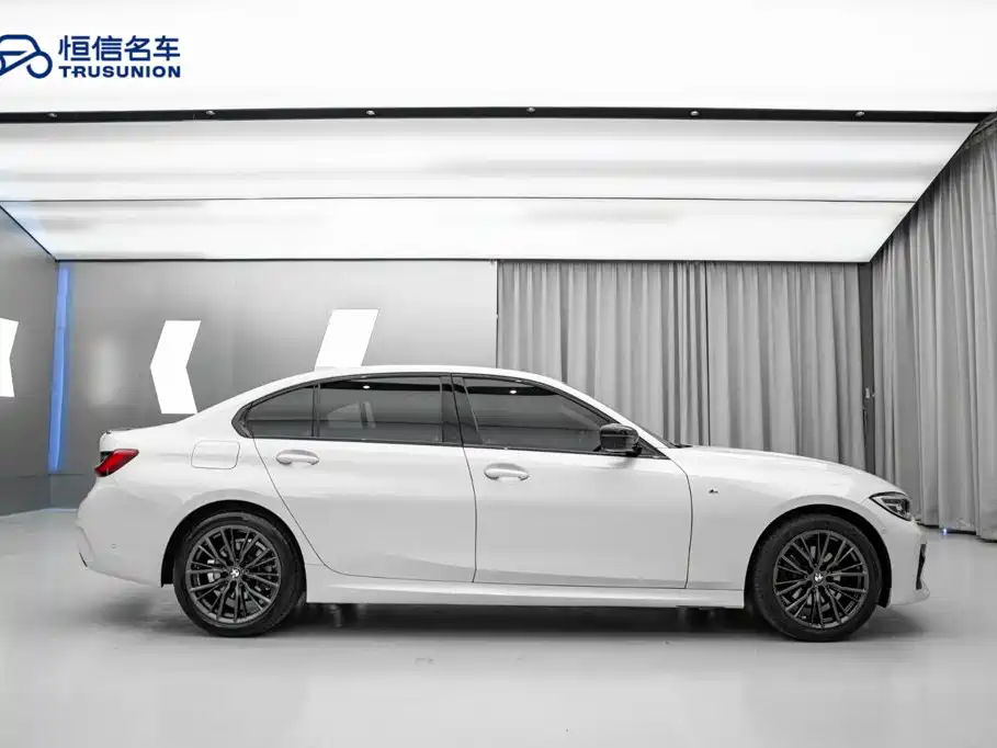 BMW 3 Series 2021
