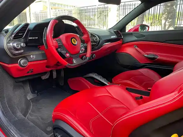 Ferrari 488 2016